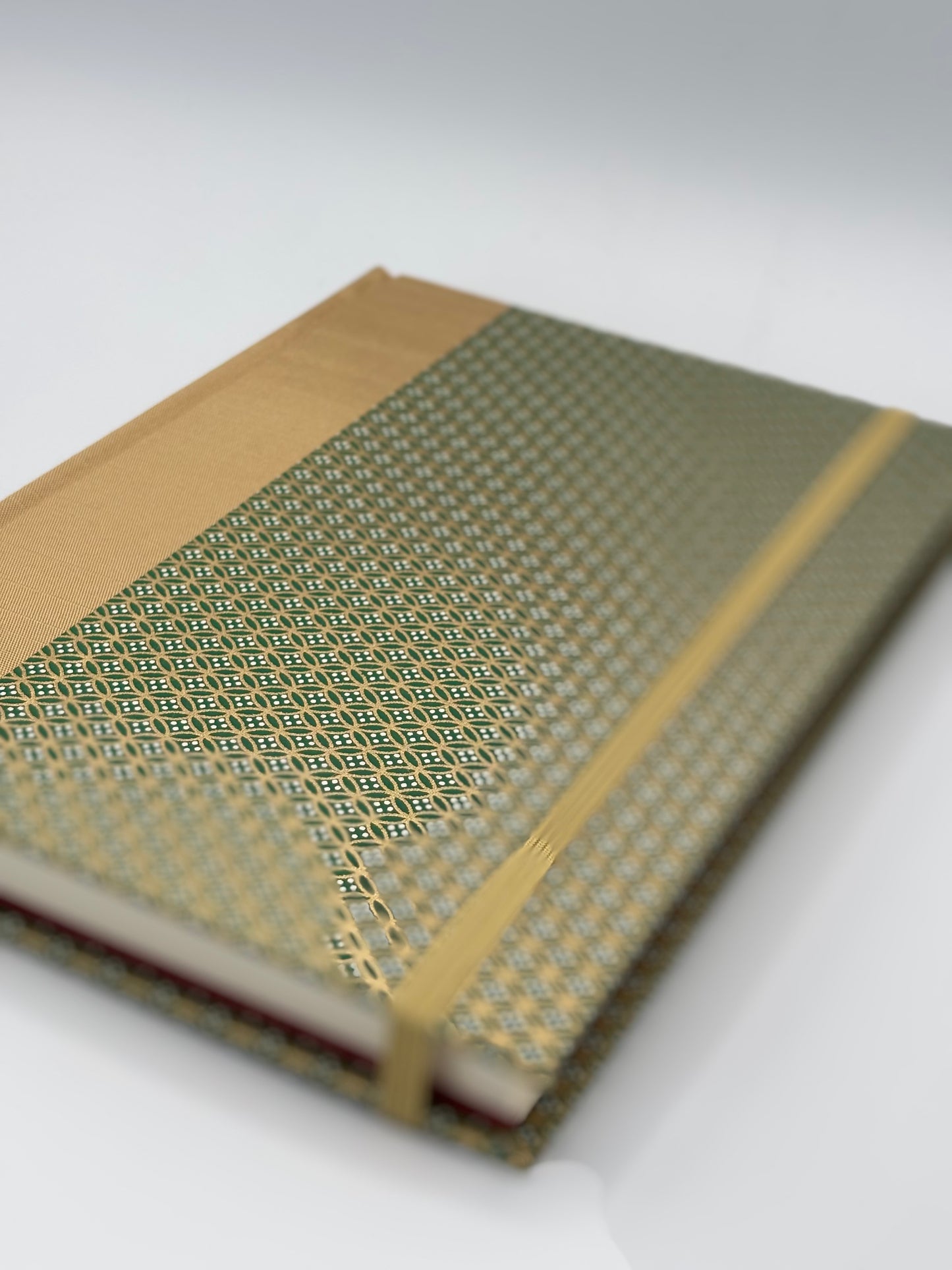 (PRE-ORDER NOVEMBER Delivery) B5 Hardcover Notebook finished in Green and Gold Chiyogami Paper