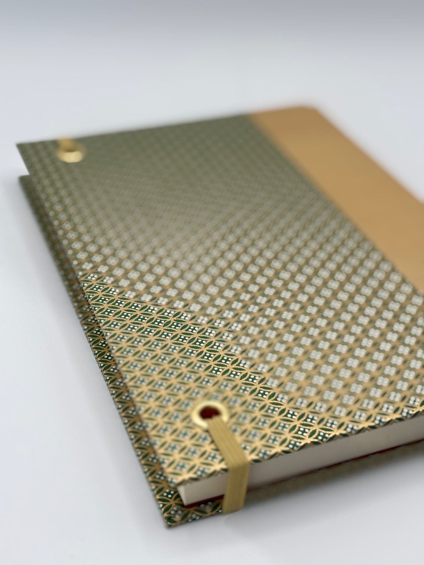 (PRE-ORDER NOVEMBER Delivery) B5 Hardcover Notebook finished in Green and Gold Chiyogami Paper